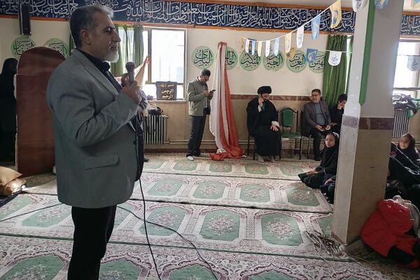 هیئت شهرستانی به مناسبت شهادت حضرت زهرا(س) در دبیرستان حضرت معصومه(س) شهرستان فیروزکوه
