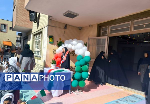 جشن دهه انقلاب و زنگ حماسه آفرینی انقلاب در دبستان شطیطه ۲