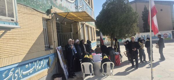 انتخابات شورای دانش آموزی در دبیرستان دخترانه امید 