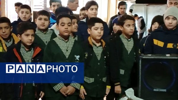 سرود خیابانی به‌مناسبت دهه فجر در کاشمر