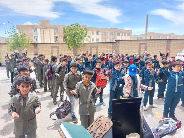 مراسم گرامیداشت شهدای خدمت در مدارس شهرستان فیروزکوه