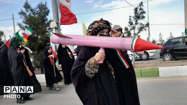 رزمایش بزرگ دختران جان فدای ایران در قم