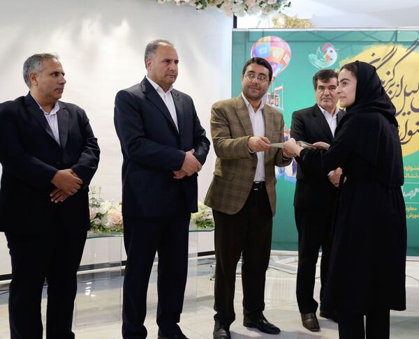 آیین تجلیل از برگزیدگان جشنواره‌های فرهنگی و هنری شمال‌غرب کشور در تبریز