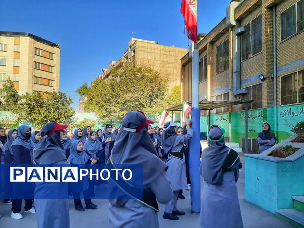 به صدا درآمدن زنگ مهر در مدرسه شایستگان منطقه ۱۶