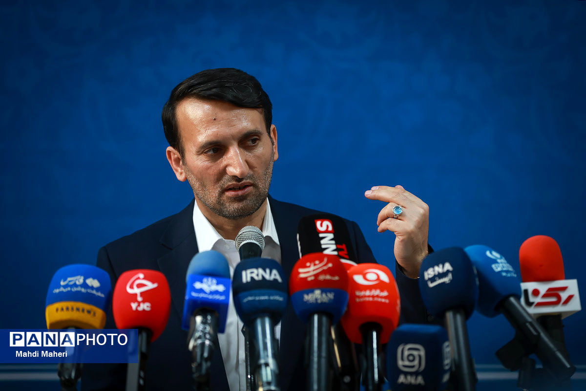 افزایش تعداد معلمان و کاهش تراکم کلاس‌ها در سال تحصیلی جاری/ احتمال آغاز توزیع شیر در مدارس دولتی تا ۱۰ روز آینده