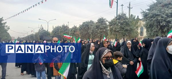 ۲۲ بهمن؛ تجلی حضور نسل‌ها در سالروز پیروزی انقلاب اسلامی 