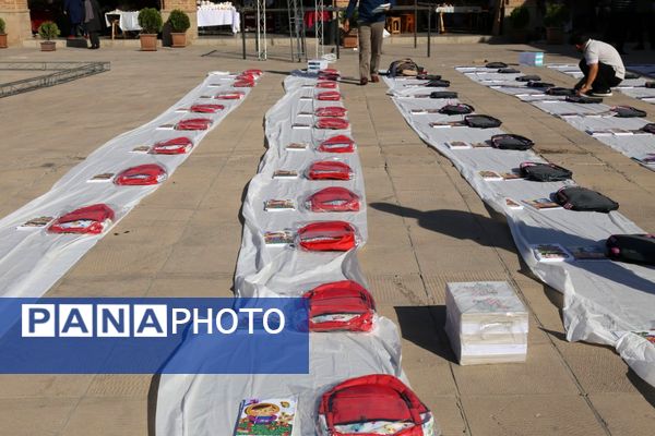 توزیع ۴۰۰ بسته لوازم تحریر برای دانش‌آموزان نیازمند در تبریز