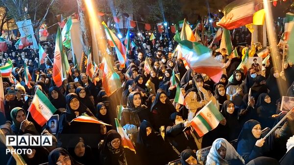 آیین وداع با پیکر دانش آموز شهید محمد حسین دهقان در قم