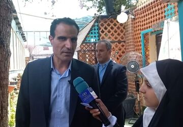 تجلیل از زحمات معلمان  در ناحیه دو اصفهان