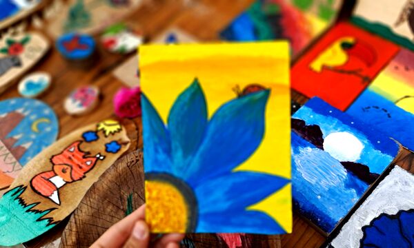 سفری به دنیای رنگارنگ هنر