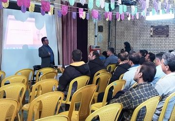 جلسه انجمن اولیا و مربیان پدرانه در دبستان زینت باقری ٢