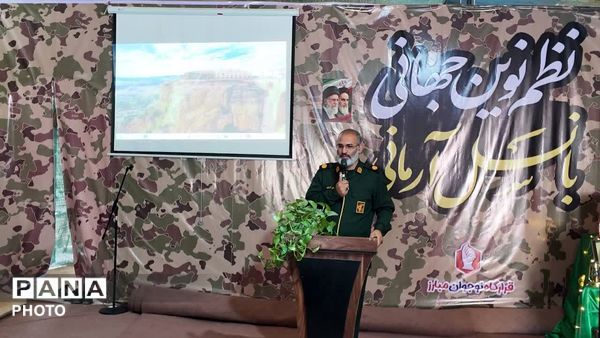 خاطره گویی فرماندهان واحدهای حوزه یک بسیج دانش آموزی قم در پاتوق نوجوان مبارز