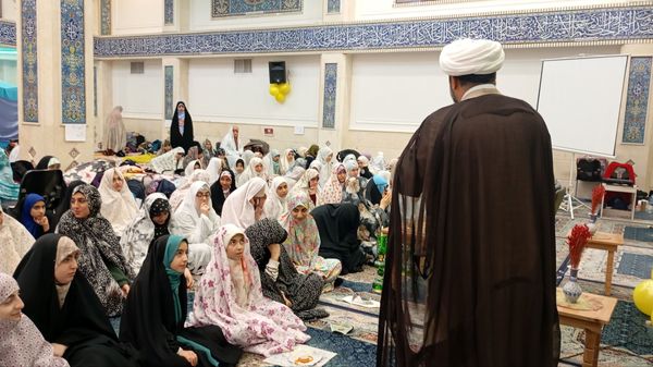 اولین روز اعتکاف دانش‌آموزی ناحیه 2 کرج و شهرستان فردیس