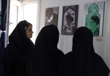 برپایی نمایشگاه پوستر «پدر طالقانی» با حضور فرزندانش در اسلامشهر