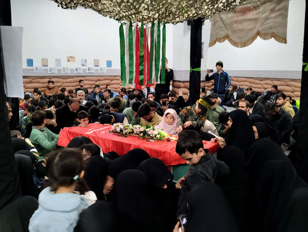 وداع با پیکر شهید «محسن صداقت» در معراج الشهدای قم