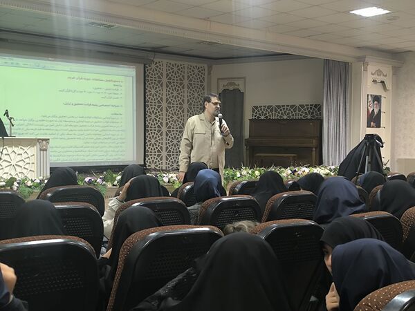  کارگاه توجیهی مسابقات قرآن، عترت و نماز ویژه برترین های دختر مدارس ناحیه 4