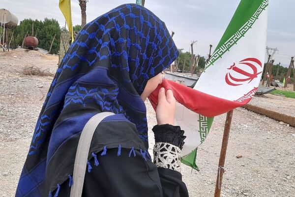 بازدید دانش‌آموزان دختر ناحیه 2 بهارستان از سرزمین نور