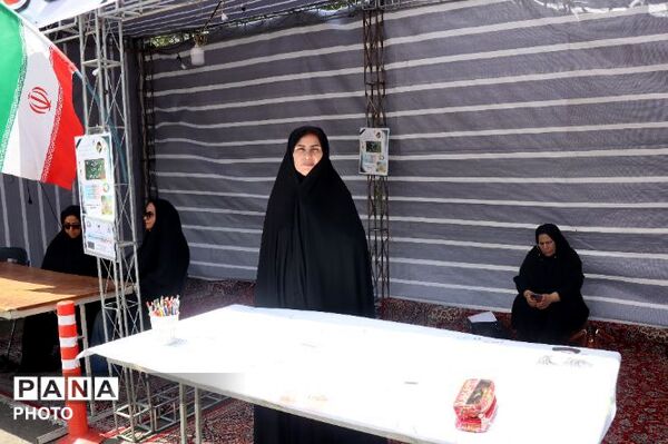 به شوقِ راهِ عشق، دل از جهان بریدیم ، به نامِ رهبر و شهدا، رهِ وفا گزیدیم