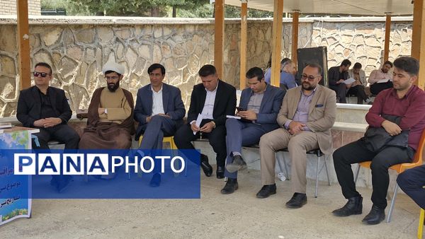 کارگاه‌های تخصصی برنامه ملی نماد ویژه مدیران مدارس شهرستان دنا در اردوگاه شهید مطهری سی‌سخت