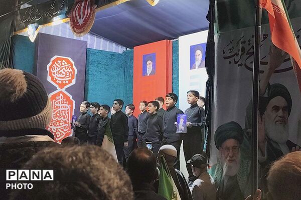 حضور فرهنگیان و دانش آموزان دبستان شهید قلنبر ناحیه دو شهرری در تجمعات شبانه