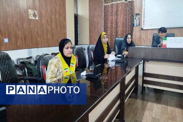 جلسه شورای دانش‌آموزی در منطقه چاروسا