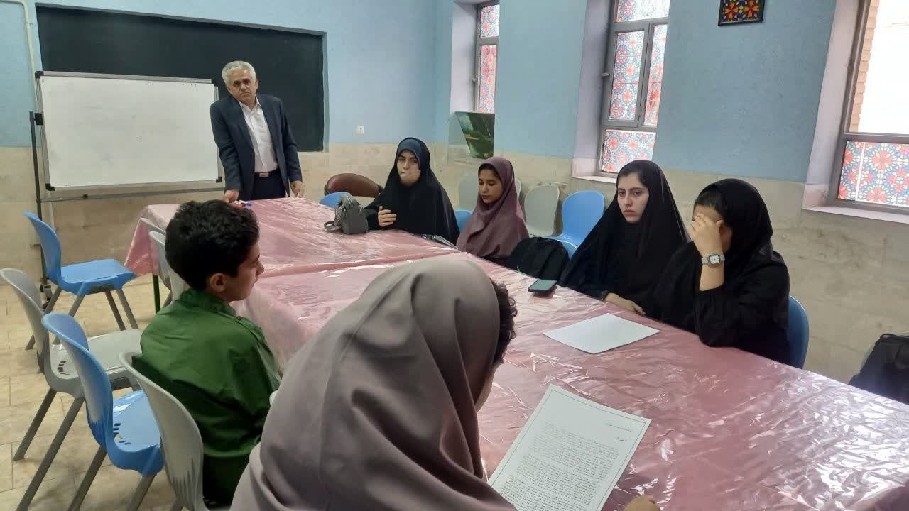  برگزاری دوره توانمندسازی دانش‌آموزان راه یافته به مسابقات استانی فرهنگی و هنری