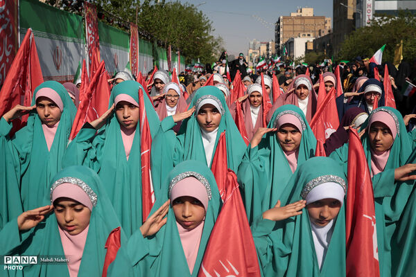 رزمایش بزرگ «دختران جان‌فدای ایران» - 3