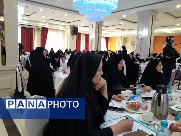 کارگاه راهبری نسل جدید ویژه معاونین پرورشی و مربیان ناحیه 3 مشهد