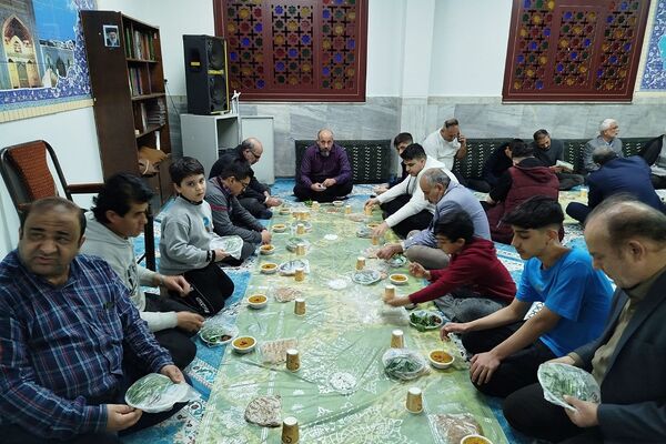 مراسم افطاری فرماندهان بسیج دانش‌آموزی و فرهنگیان در آموزش و پرورش ناحیه دو شهرری 