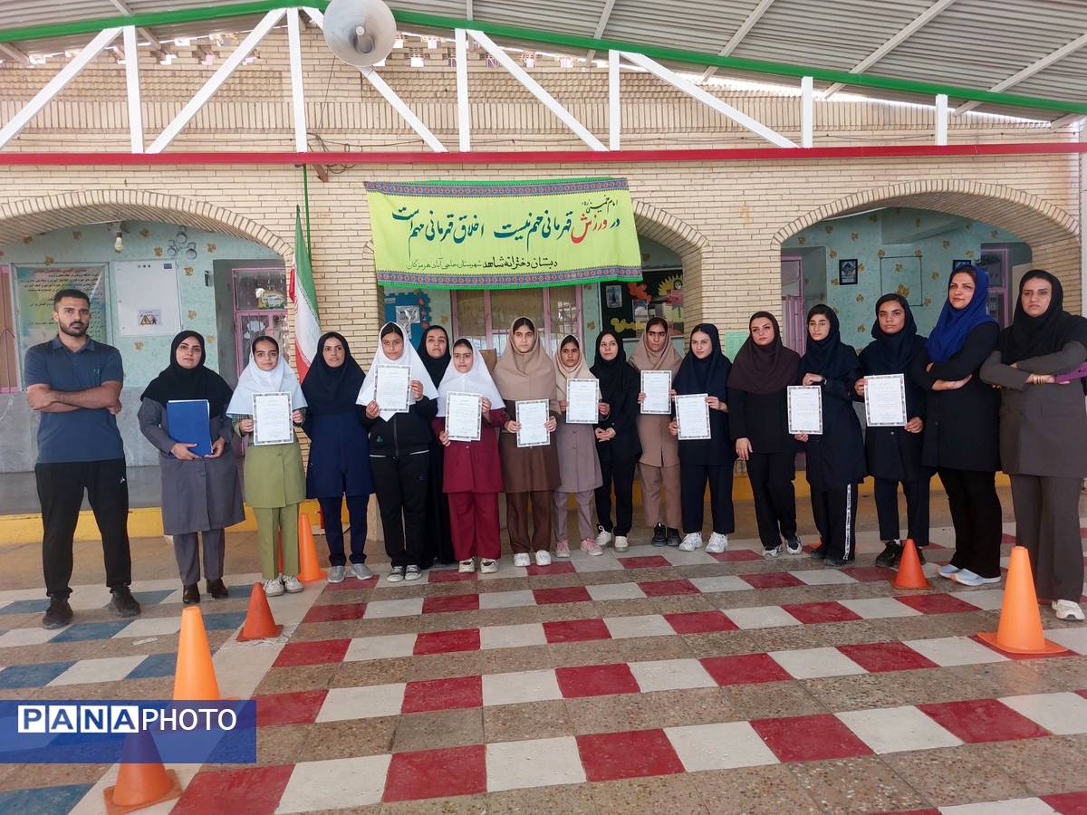 برگزاری مسابقه بین‌مدرسه‌ای طناب‌زنی ویژه دختران در حاجی‌آباد