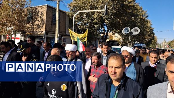 روز ۱۳ آبان: درخششی دیگر در تاریخ شهرستان سلسله با راهپیمایی دانش‌آموزان و مردم