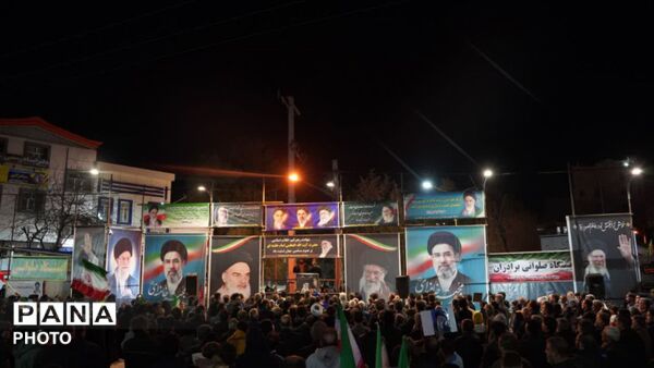 شهرستان کوهدشت هر شب خیابان هایش از مردم غیورش پر می شود