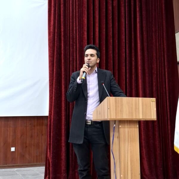 مراسم گرامیداشت روز دانش‌آموز  در دبیرستان حاج مصطفی حاج حسنی