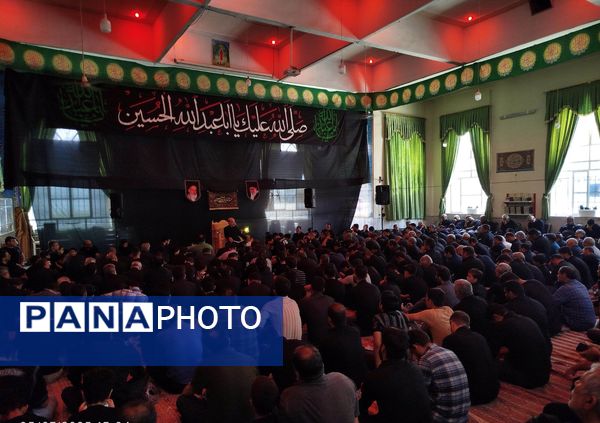 مراسم ظهر تاسوعا حسینی در مسجد شهدای گمنام 