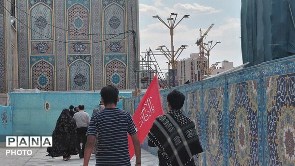 عزاداری گسترده زائران در صحن‌های حرم امام رضا (ع)