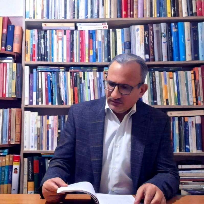 ما می‌توانیم از طریق ادبیات و هنر، افق ذهنی‌مان را گسترش دهیم