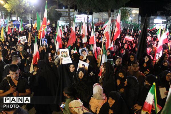 حضور پرشور و همیشه درصحنه‌ مسئولان، دانش‌آموزان و مردم  شهرستان جاجرم در مراسم اربعین رهبر شهید