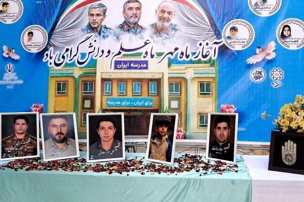 آغاز سال تحصیلی در دبیرستان بانو عفت آهنگری ناحیه یک شهرری