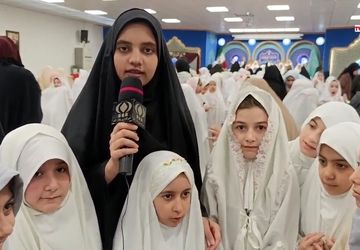 جشن تکلیف ۱۲۰۰ دانش آموز زیر گنبد فیروزه ای مسجد جمکران
