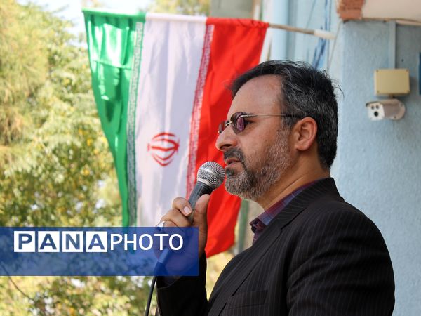 آیین نواختن زنگ ایثار و مقاومت در دبیرستان شاهد معراج