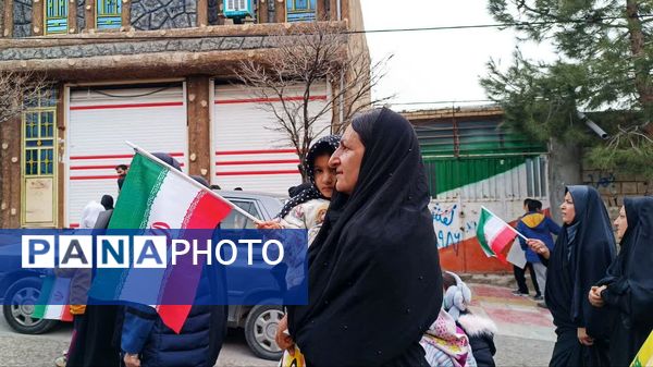 برپایی میز خدمت و نمایشگاه نقاشی در جشن 22 بهمن مارگون
