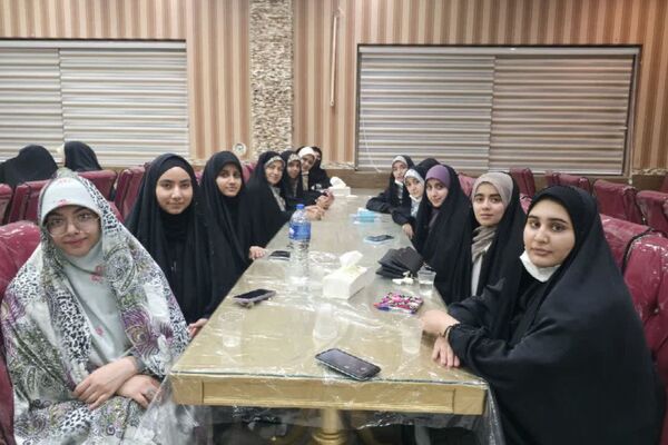 اعزام دانش‌آموزان دختر استان فارس به حج عمره