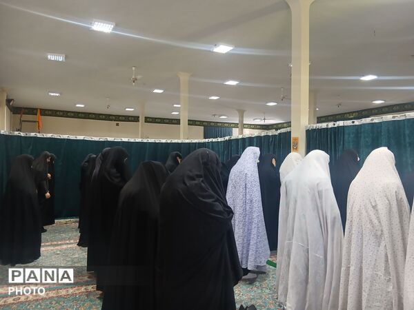 تجلیل از نخبگان قرآنی و نمایشگاه میثاق با شهدا در حاشیه نماز جمعه خداآفرین