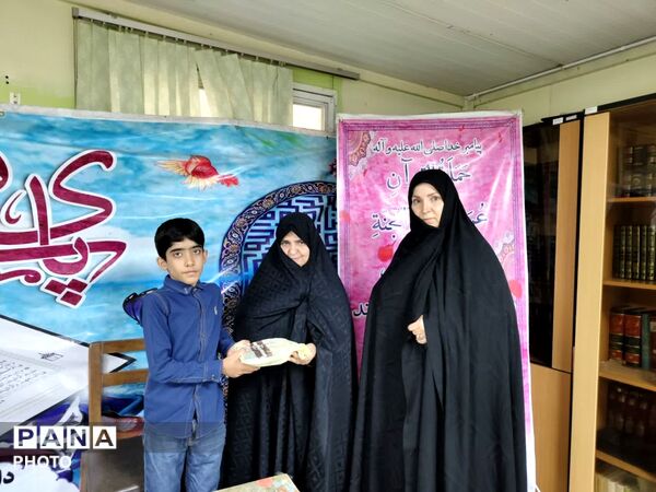 آزمون حفظ قرآن کریم و تجلیل از حافظان برتر دانش‌آموزی در شمیرانات