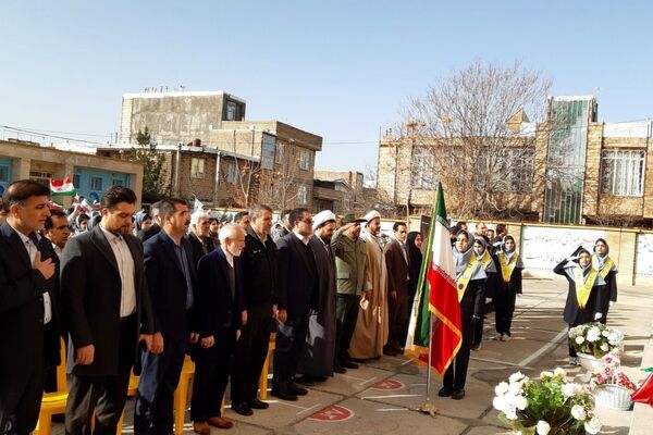 جشن سالگرد پیروزی انقلاب اسلامی در مدارس شهرستان صحنه