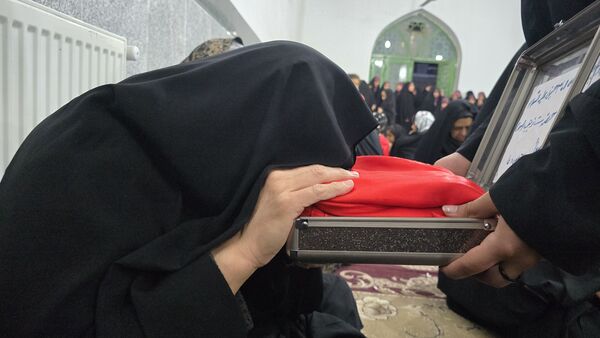 پذیرایی از مهمانی ویژه شهرستان بهاباد؛ شهید گمنام
