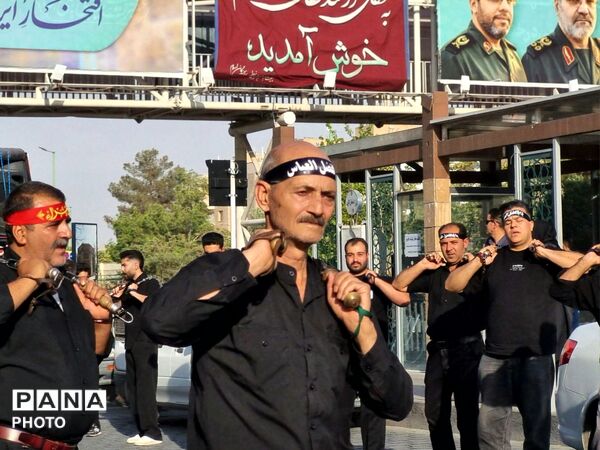 تجلی شور حسینی در گلستان شهدا؛ اجتماع کاروان‌های عزاداری تاسوعا