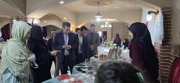 برپایی بازارچه نوروزی ارغوان در فاروج