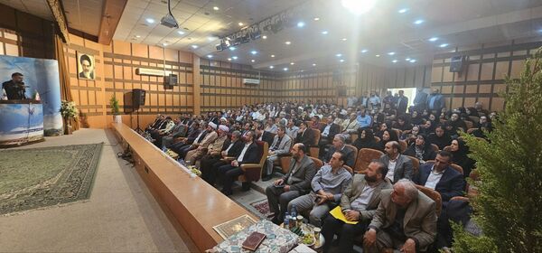 آیین تکریم و معارفه سرپرست جدید دانشگاه آزاد اسلامی واحد تاکستان