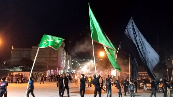 اهتزار پرچم ماه محرم در شهر بن 